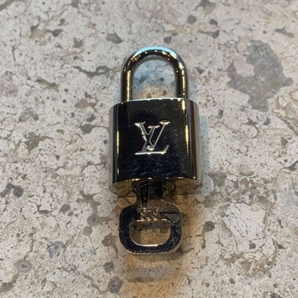 Louis Vutton silver lock n key